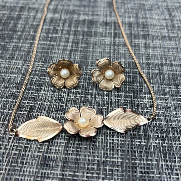 Loran Sim Vintage Elegant Rose Gold Tone Flower Pearl Necklace And Earrings Set - Picture 2 of 11